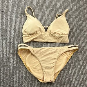 Billabong size small yellow bikini!!